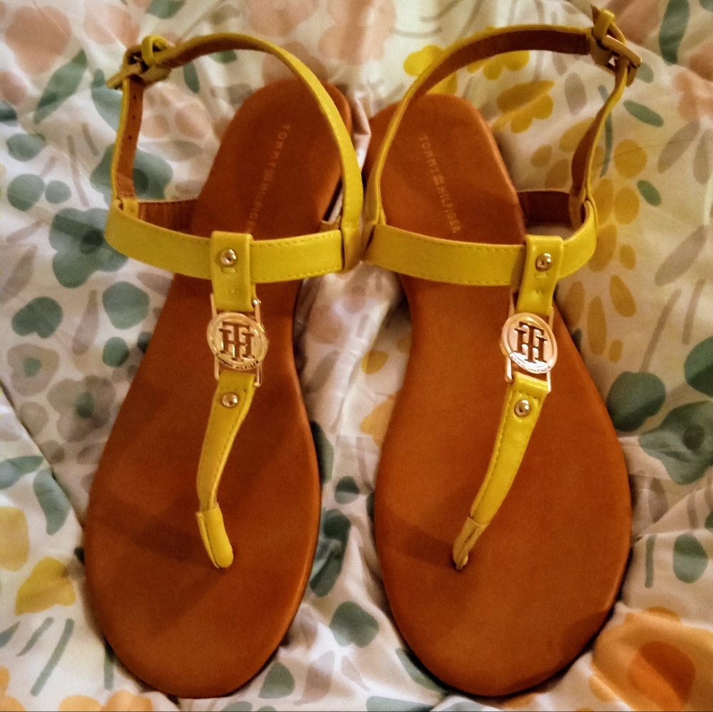 Tommy Hilfiger Yellow Leather T-strapped Sandals Women's Size 8.5